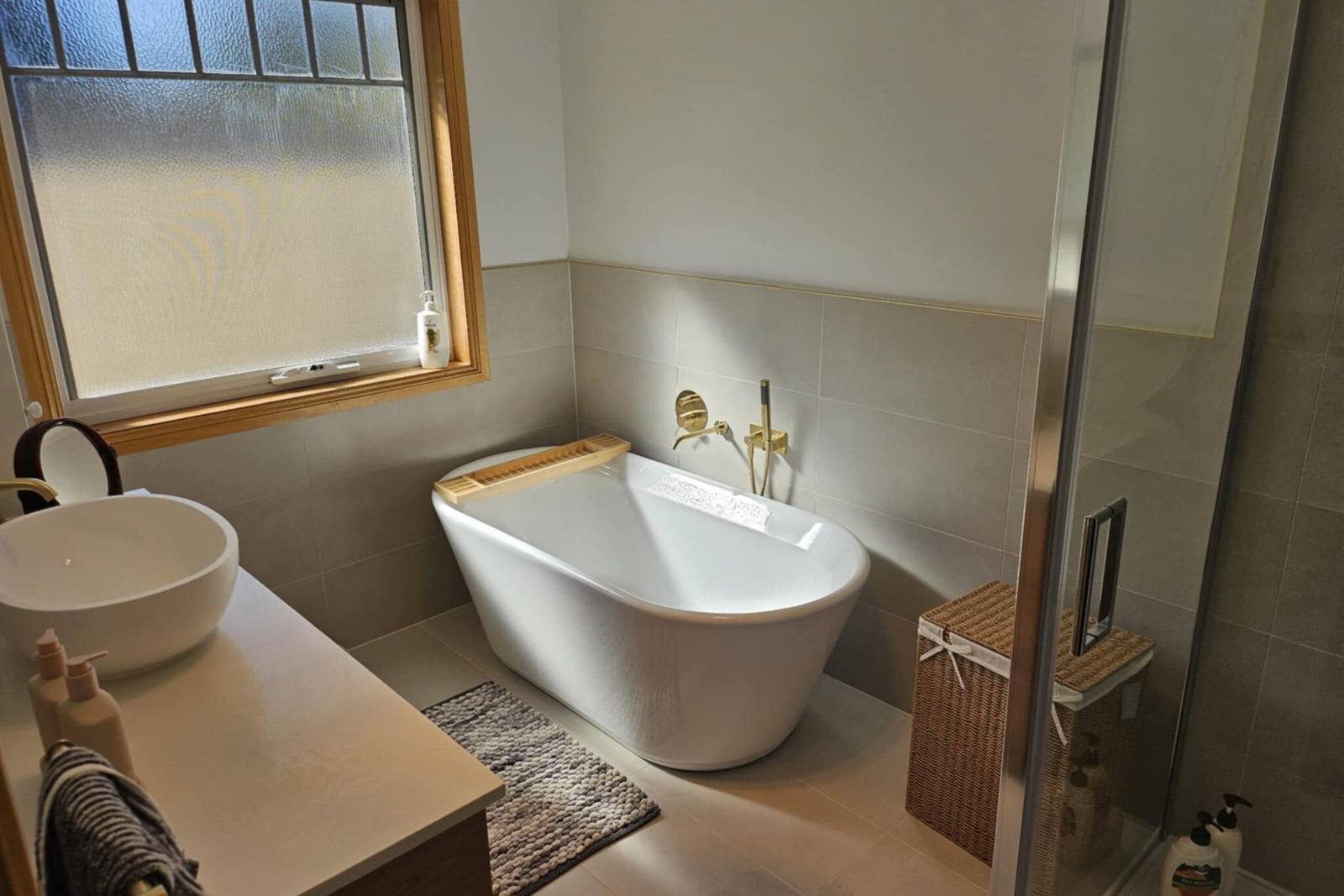 Renovated bathroom by BPM Group